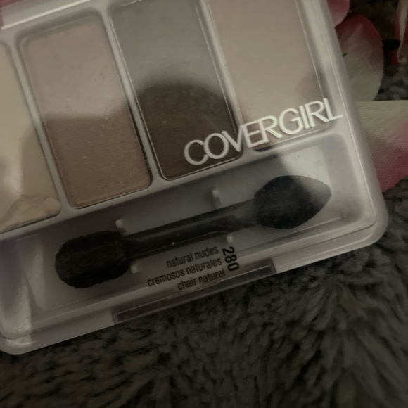 ⚜️3/$25⚜️💋COVERGIRL EYE ENHANCERS 4 KIT -NATURAL NUDES💋 - Picture 6 of 7